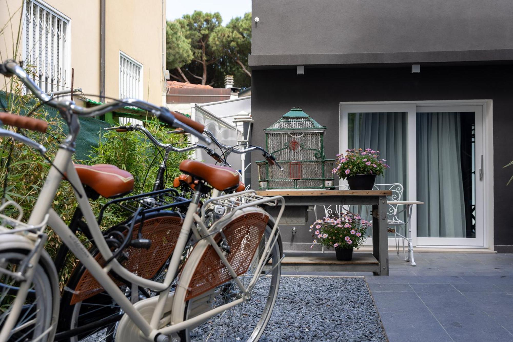 Villa Monti Suites&Aparts เชเซนาติโก ภายนอก รูปภาพ