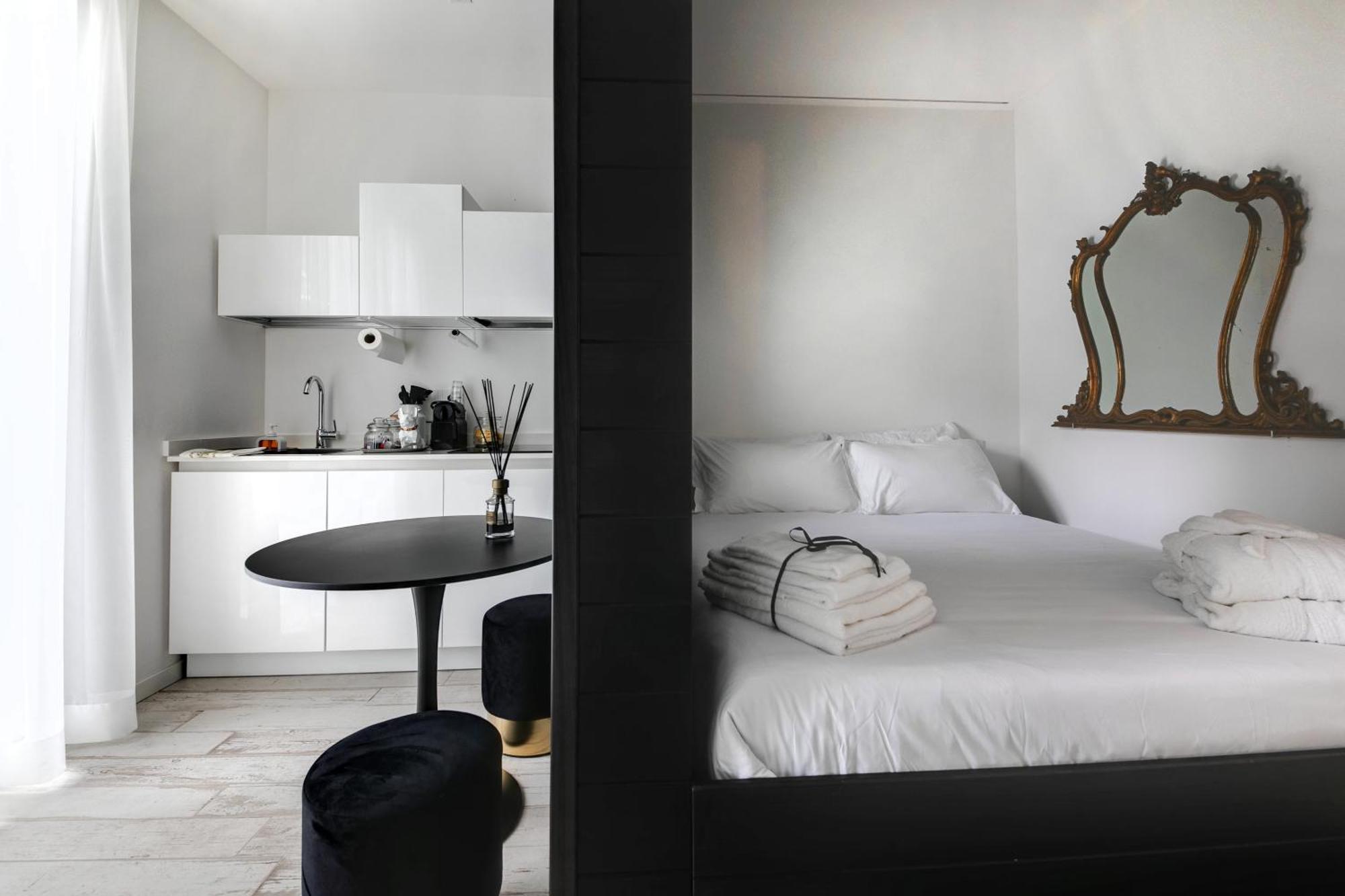 Villa Monti Suites&Aparts เชเซนาติโก ภายนอก รูปภาพ