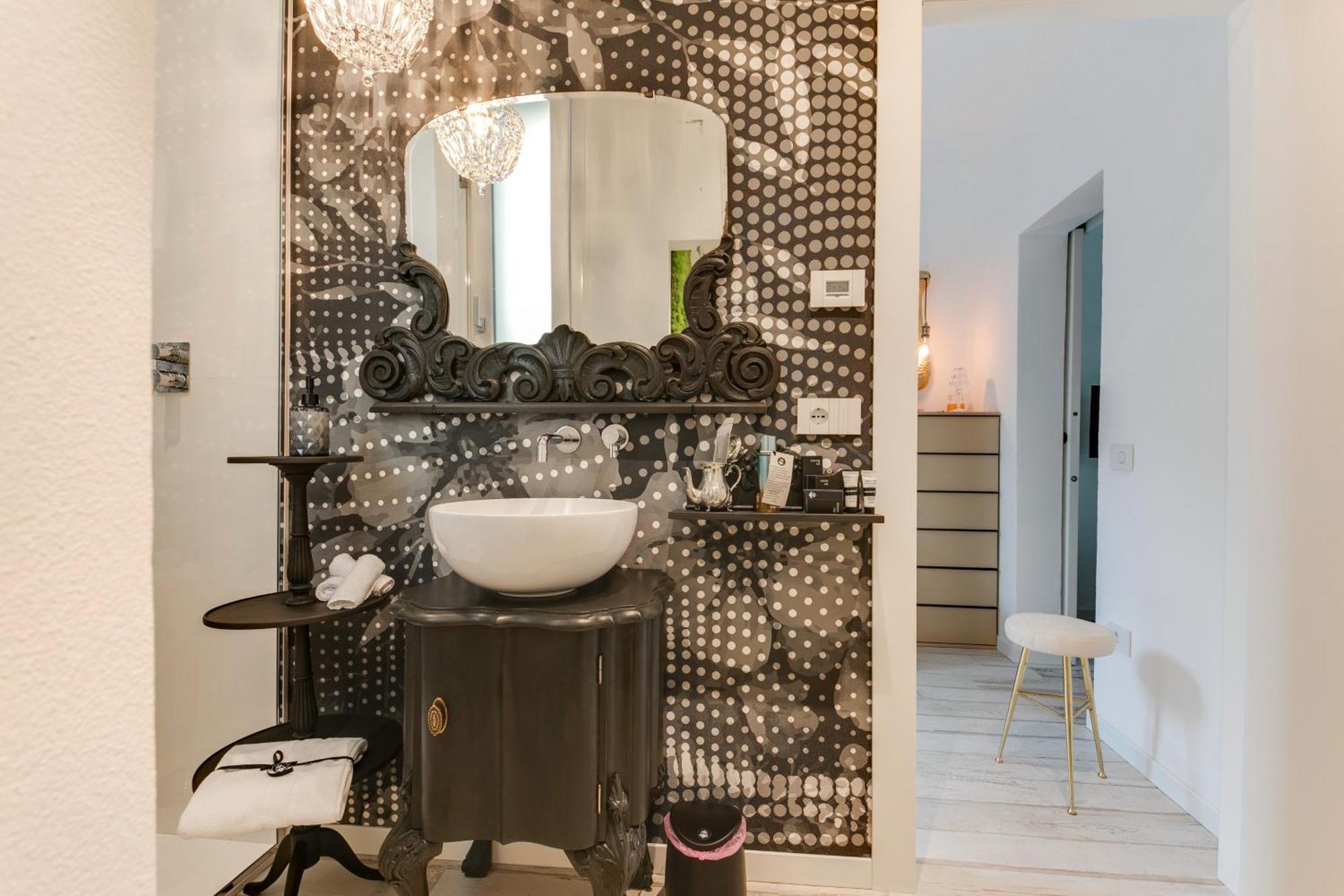 Villa Monti Suites&Aparts เชเซนาติโก ภายนอก รูปภาพ