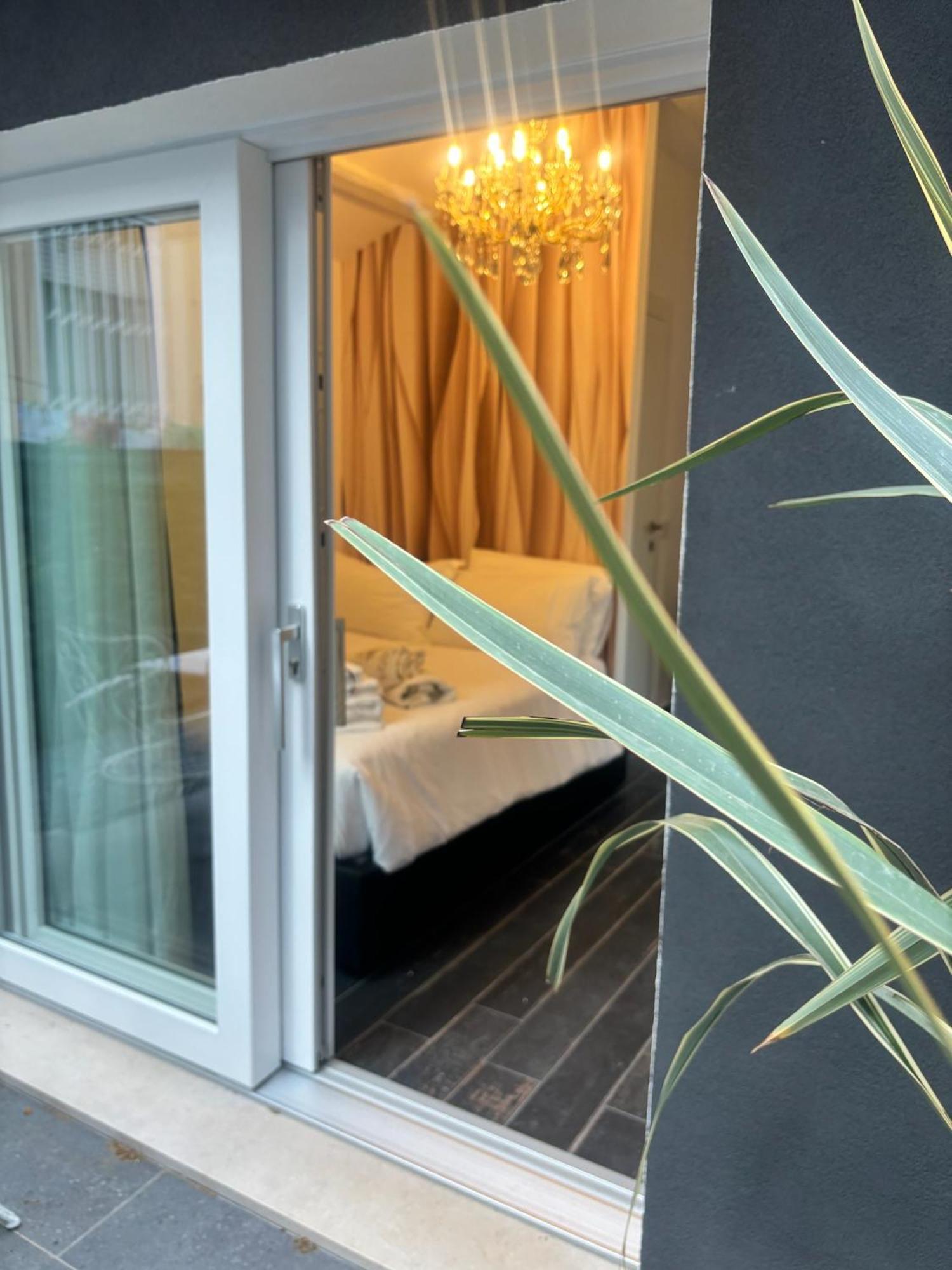 Villa Monti Suites&Aparts เชเซนาติโก ภายนอก รูปภาพ